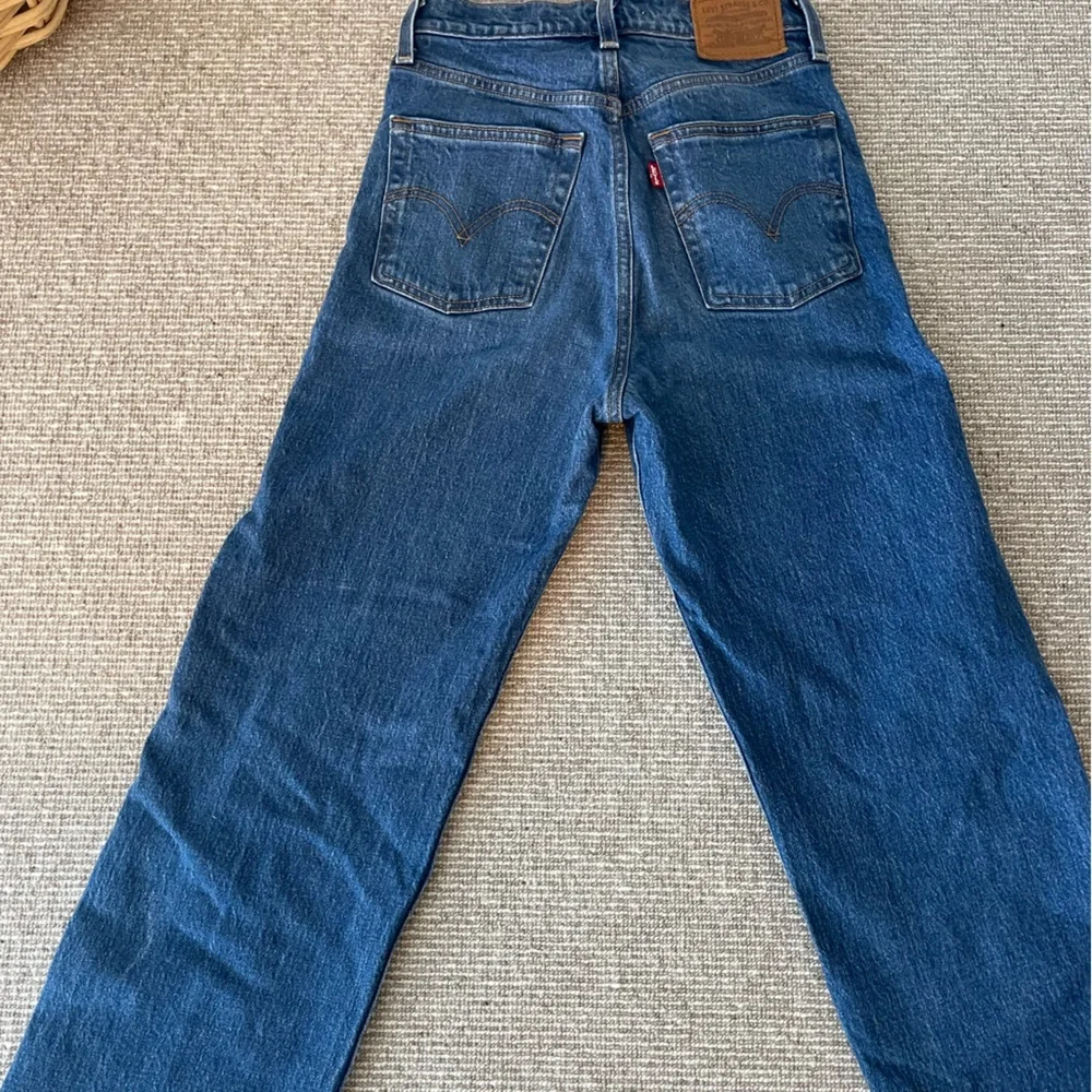 LEVI’S | Ribcage Straight - Picture 4 of 5